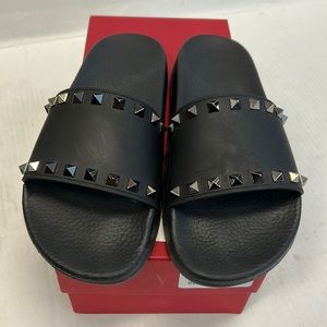 Valentino rockstud pool slide